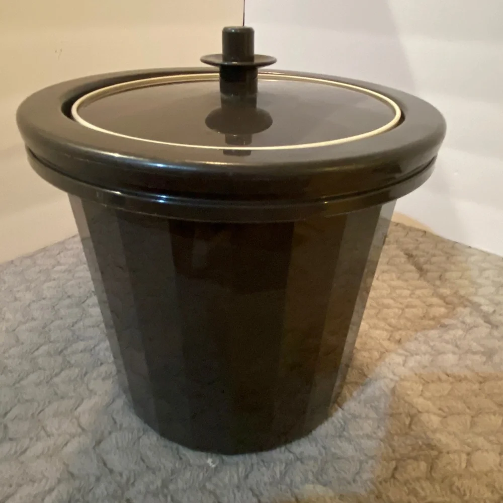 Tupperware Ice Bucket - Picture 1 of 6
